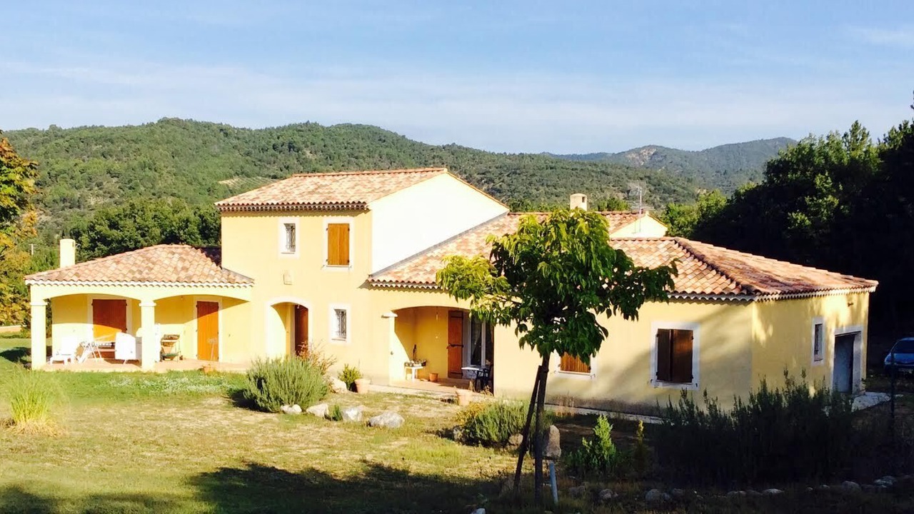 Photo of Buildings in Estoublon