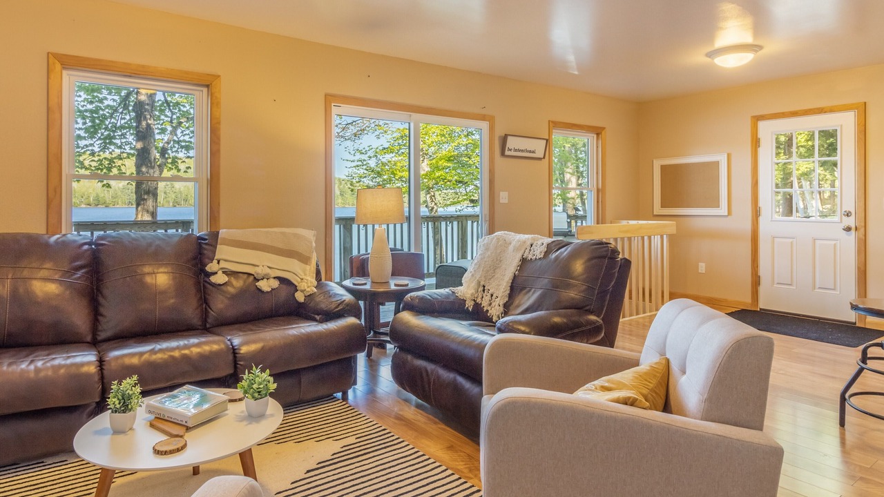 Photo of Livingroom in Eddington