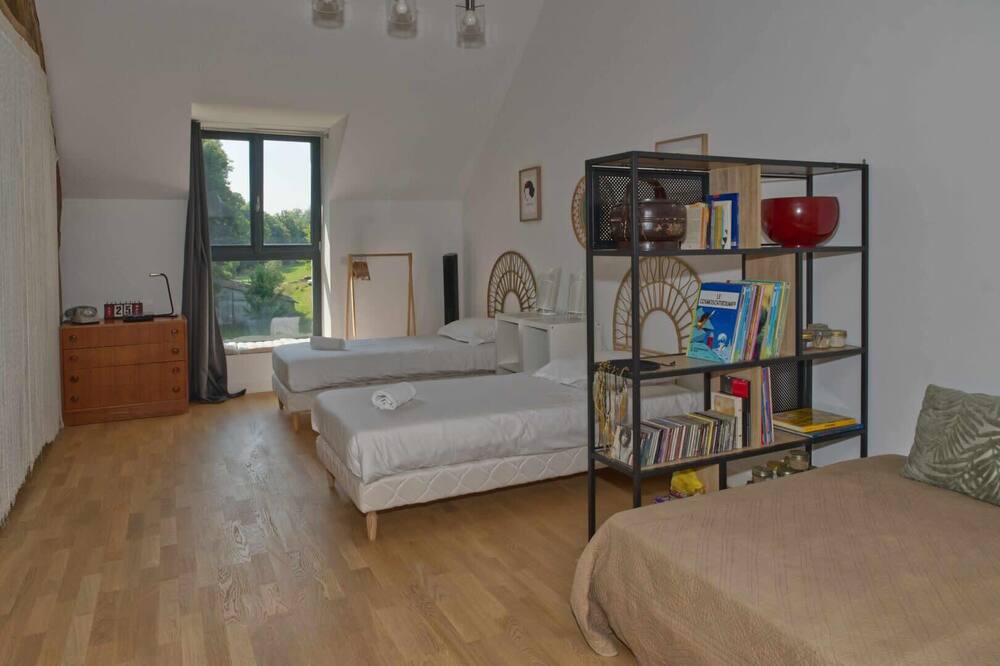 Photo of Bedroom in Genille