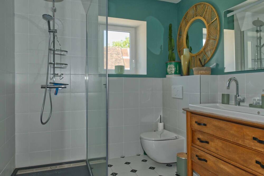 Photo of Bathroom in Genille