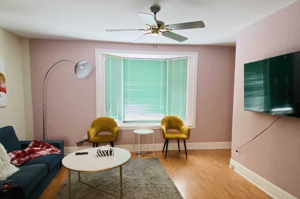 Photo of Livingroom in Montreal
