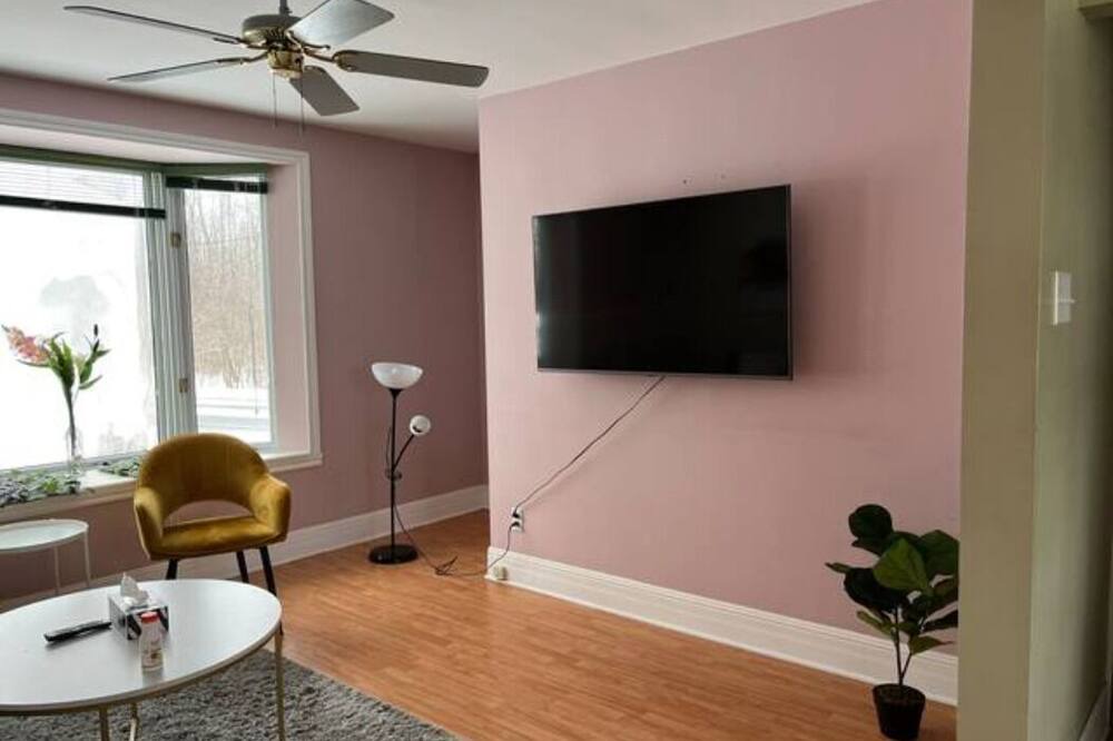 Photo of Livingroom in Montreal