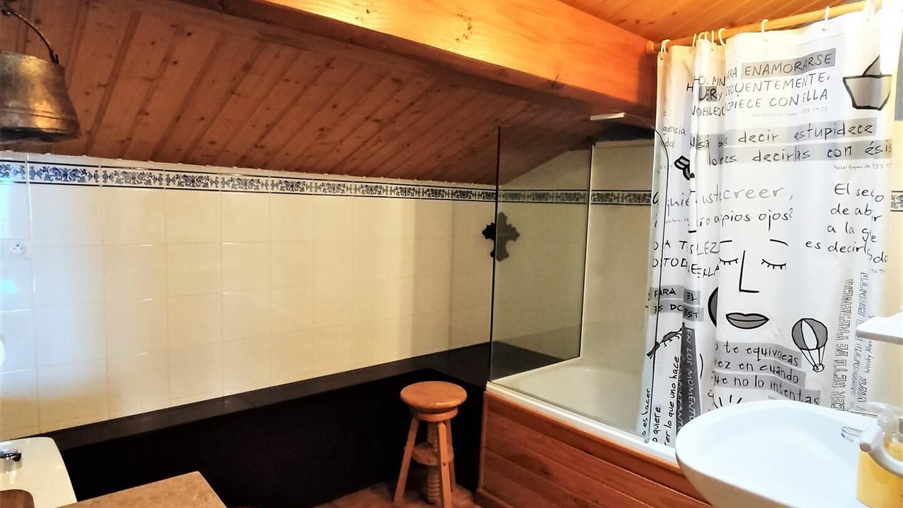 Photo of Bathroom in Sainte-Leocadie