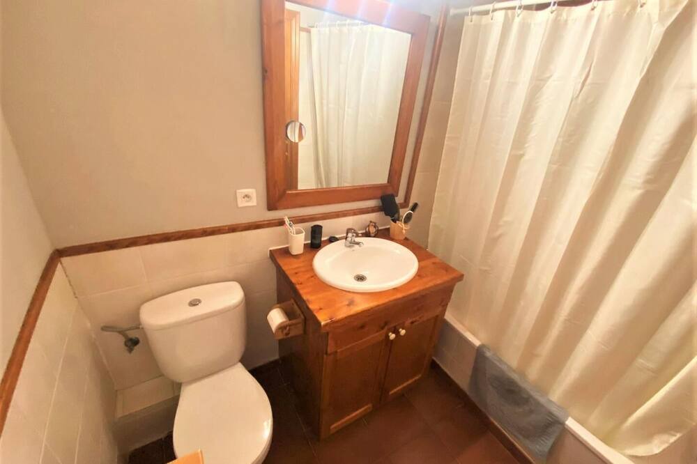 Photo of Bathroom in Angoustrine