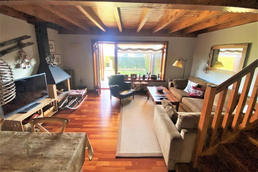Photo of Livingroom in Angoustrine
