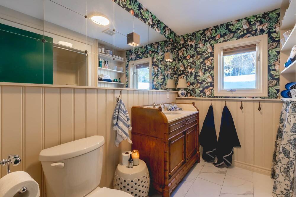 Photo of Bathroom in Utterson