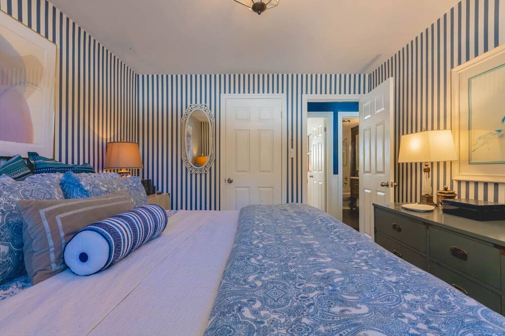 Photo of Bedroom in Utterson