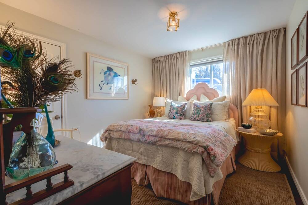 Photo of Bedroom in Utterson