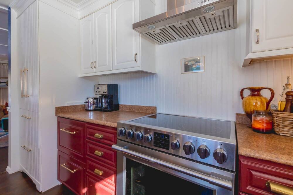 Photo of Kitchen in Utterson