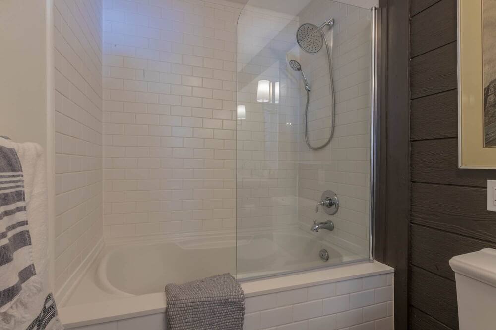 Photo of Bathroom in Utterson