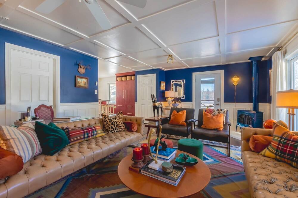 Photo of Livingroom in Utterson