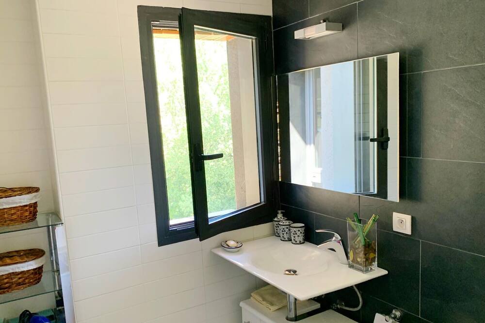 Photo of Bathroom in Saillagouse