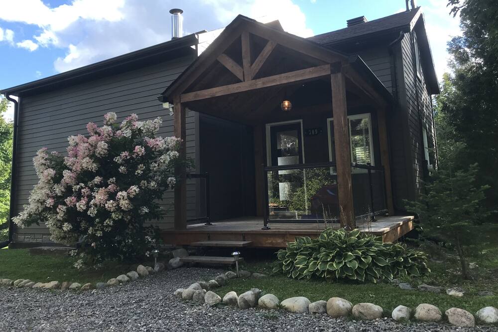 Photo of Outdoor in Sainte-Apolline-de-Patton
