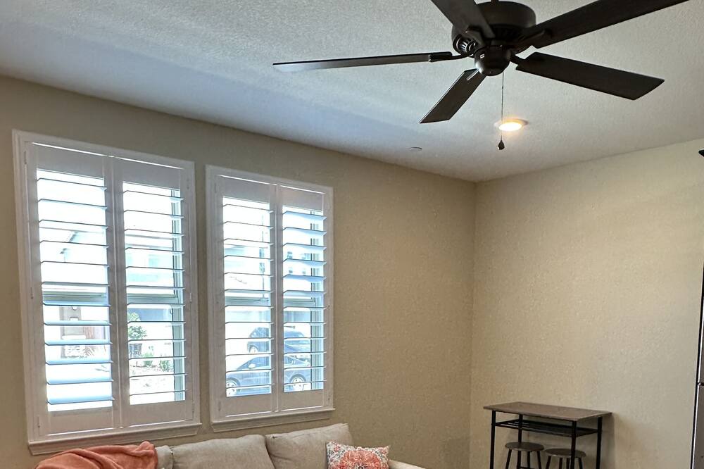 Photo of Livingroom in Roseville