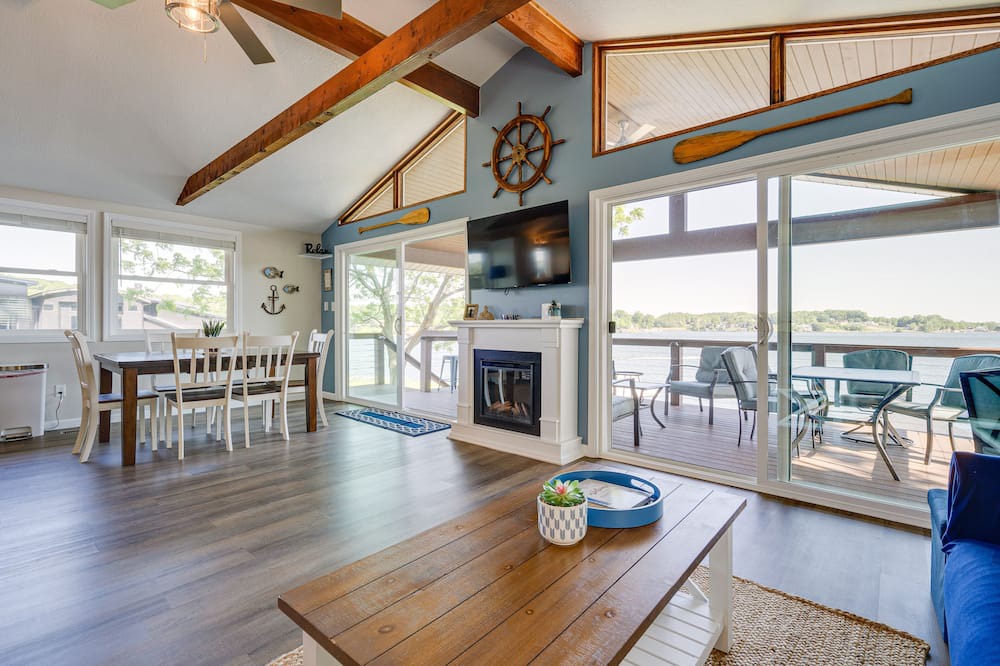 Photo of Livingroom in Howard