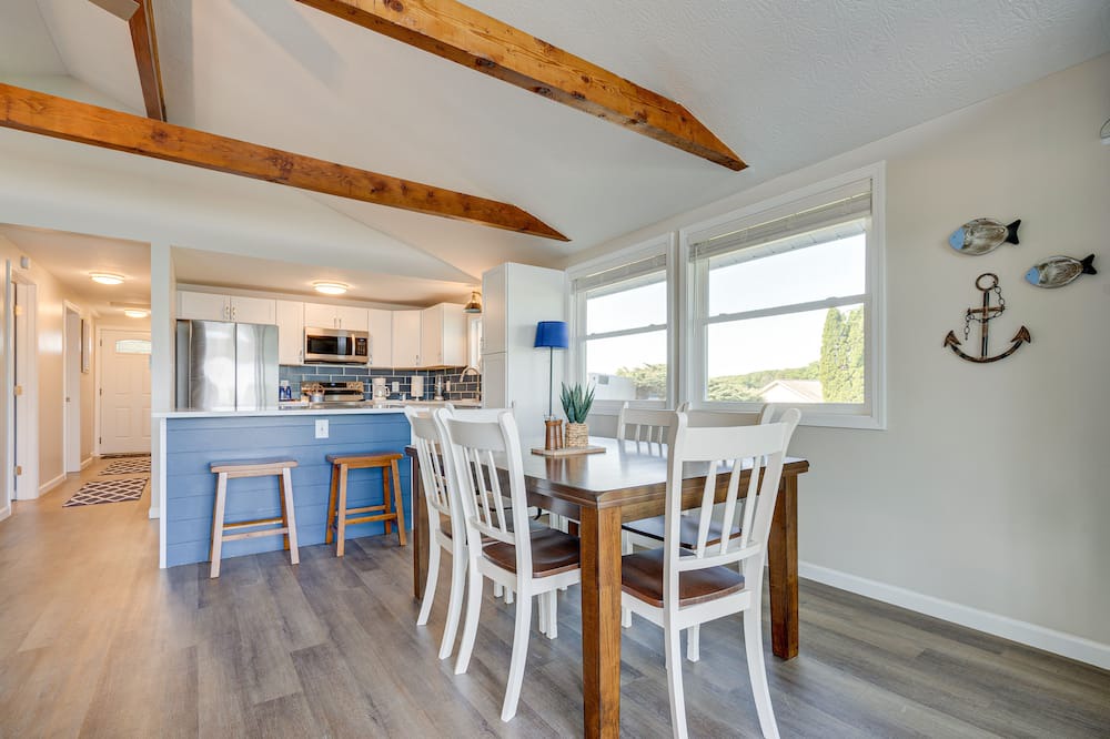 Photo of Others in Howard