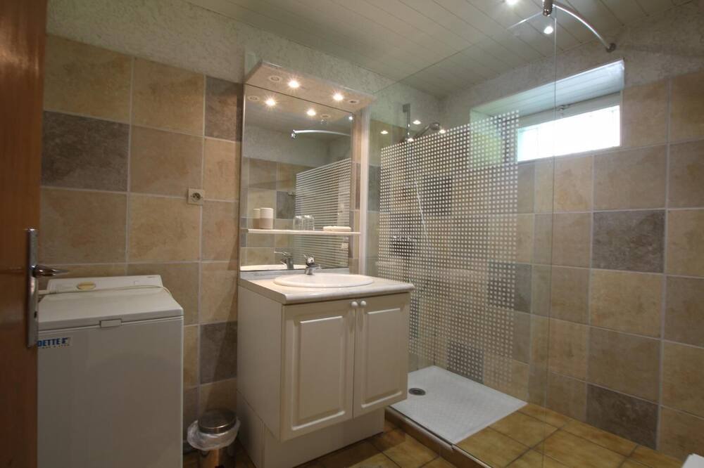 Photo of Bathroom in Arthez-d'Asson