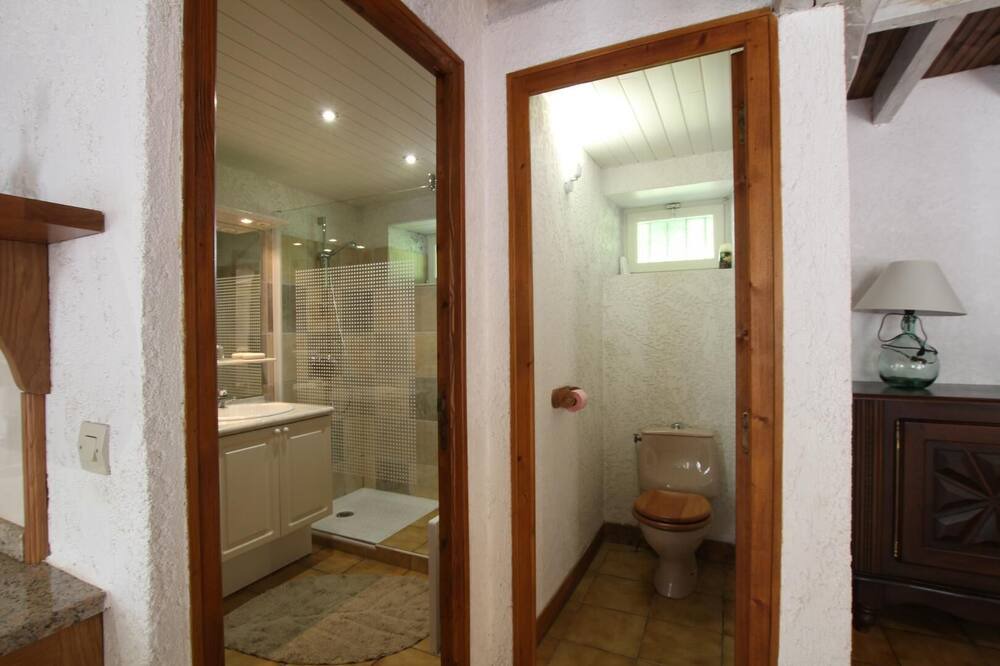 Photo of Bathroom in Arthez-d'Asson