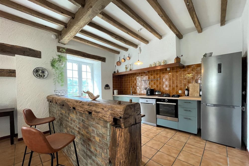 Photo of Kitchen in Alcay-Alcabehety-Sunharette