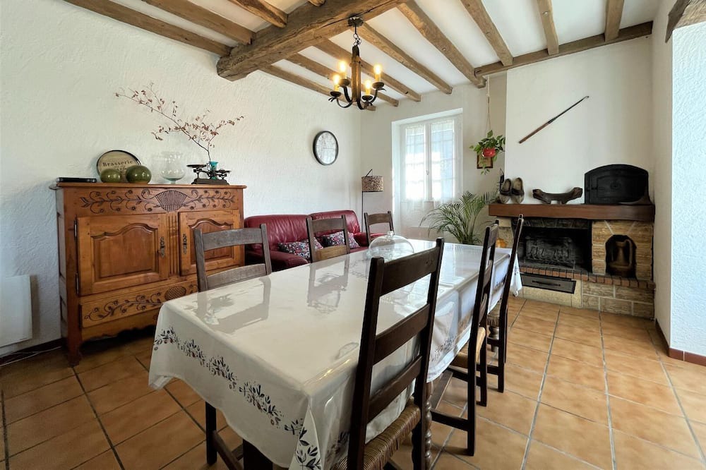 Photo of Kitchen in Alcay-Alcabehety-Sunharette