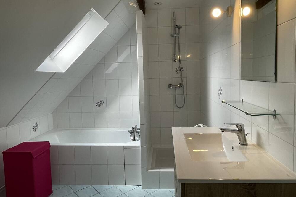 Photo of Bathroom in Parbayse