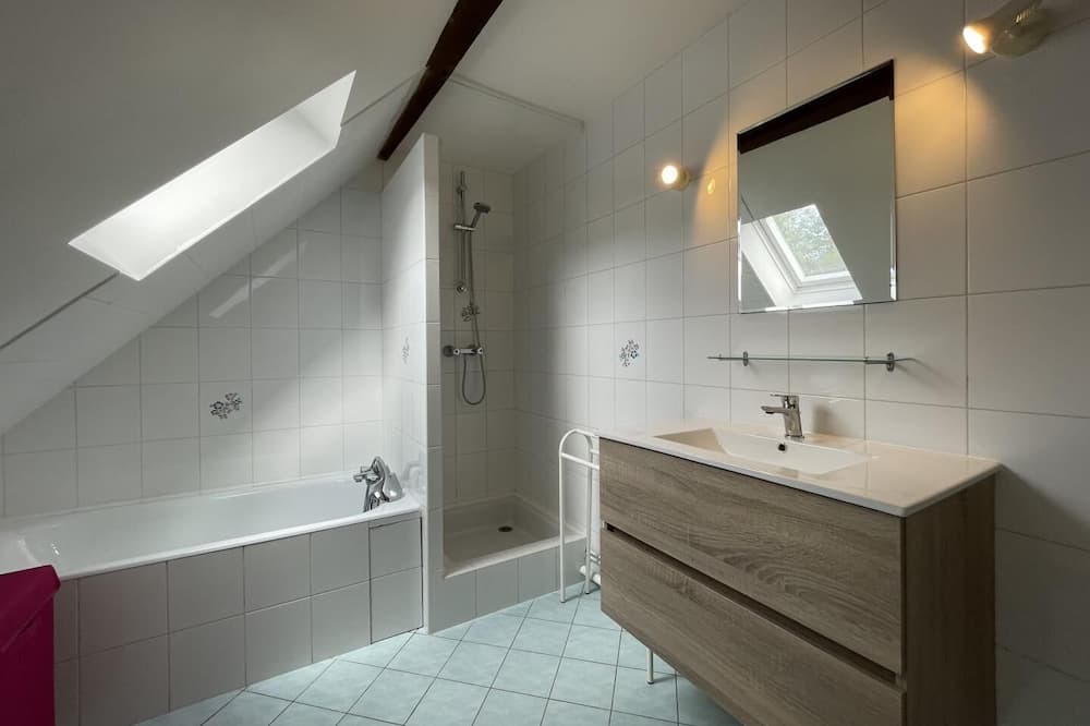 Photo of Bathroom in Parbayse