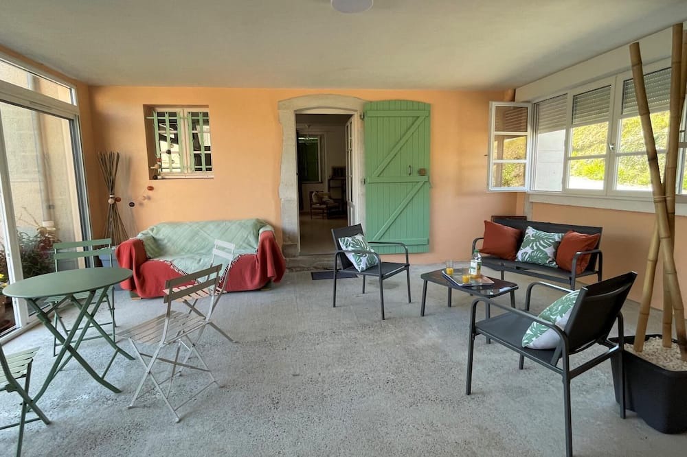 Photo of Patio Balcony in Parbayse