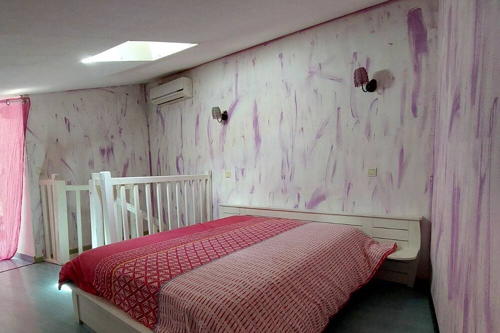 Photo of Bedroom in Puimisson