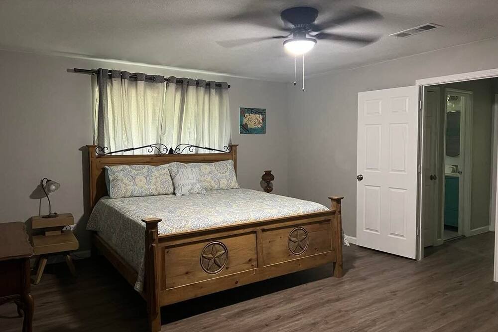 Photo of Bedroom in Votaw