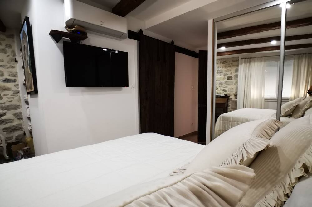 Photo of Bedroom in Saint-Hippolyte-du-Fort