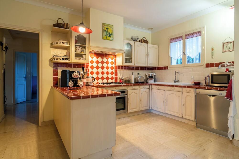 Photo of Kitchen in Saint-Georges-d'Orques