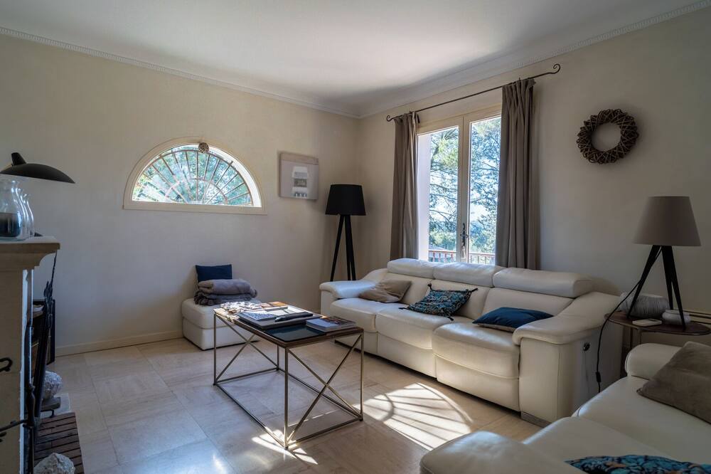 Photo of Livingroom in Saint-Georges-d'Orques