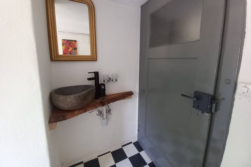 Photo of Bathroom in Cavergno