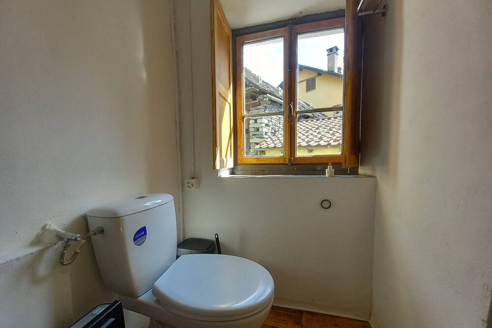 Photo of Bathroom in Cavergno