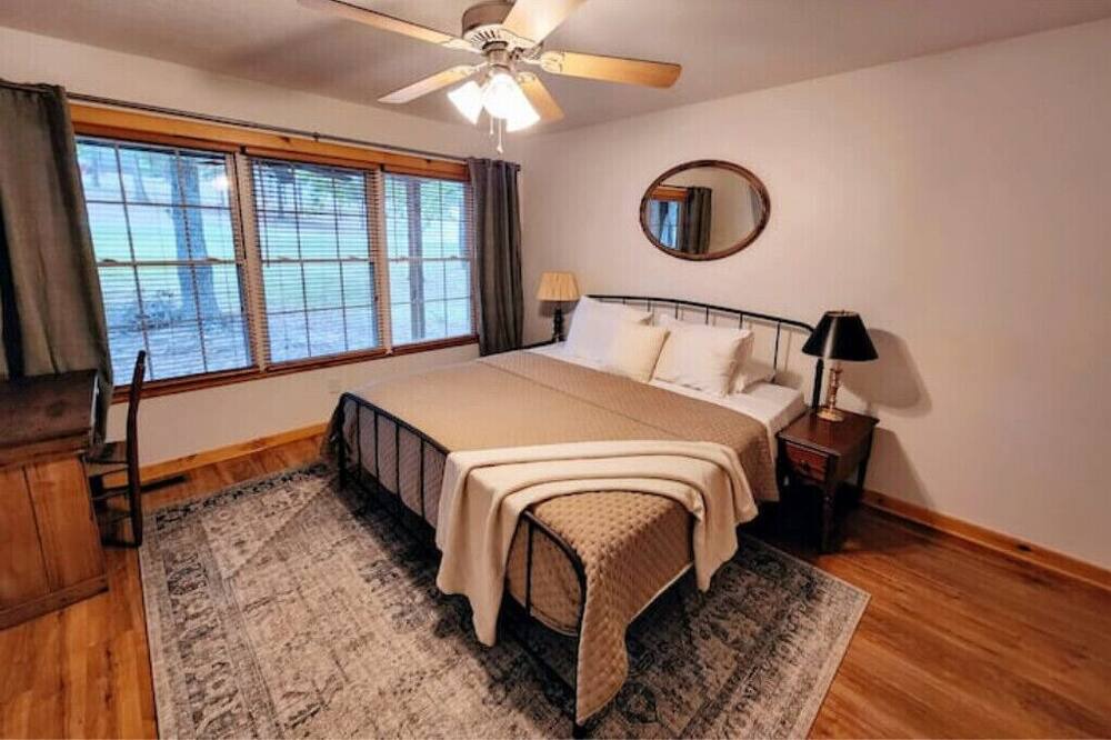 Photo of Bedroom in Falls of Rough