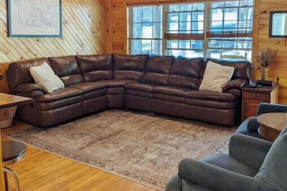 Photo of Livingroom in Falls of Rough