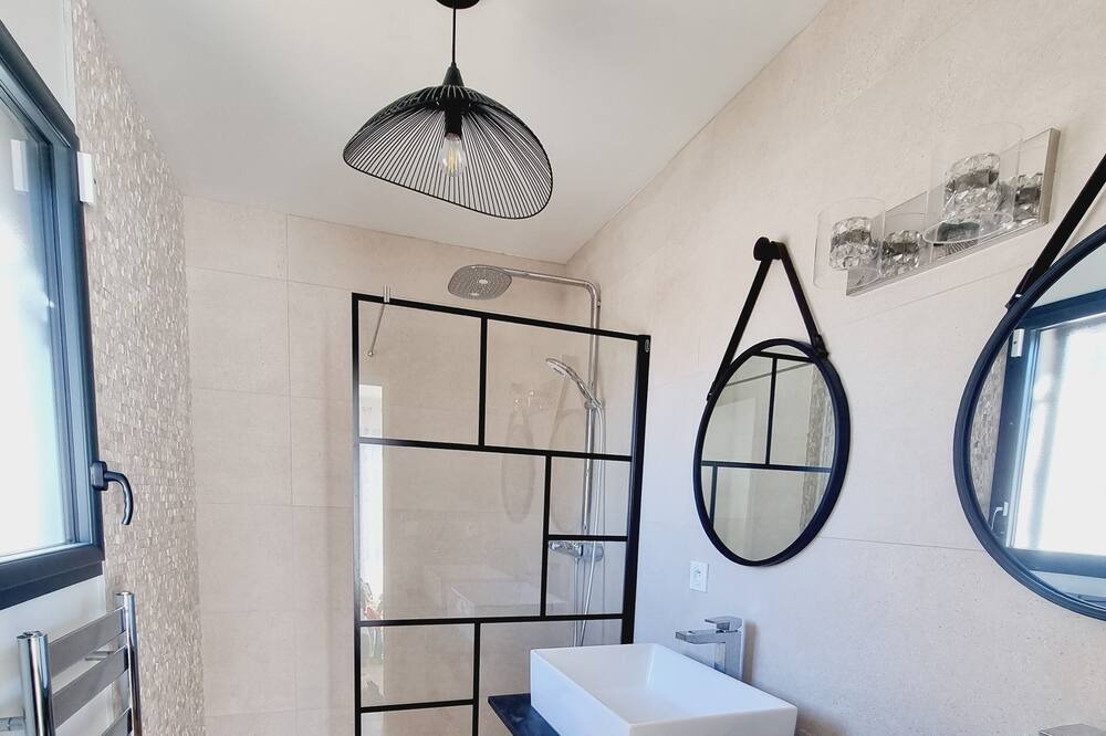 Photo of Bathroom in Le Rove