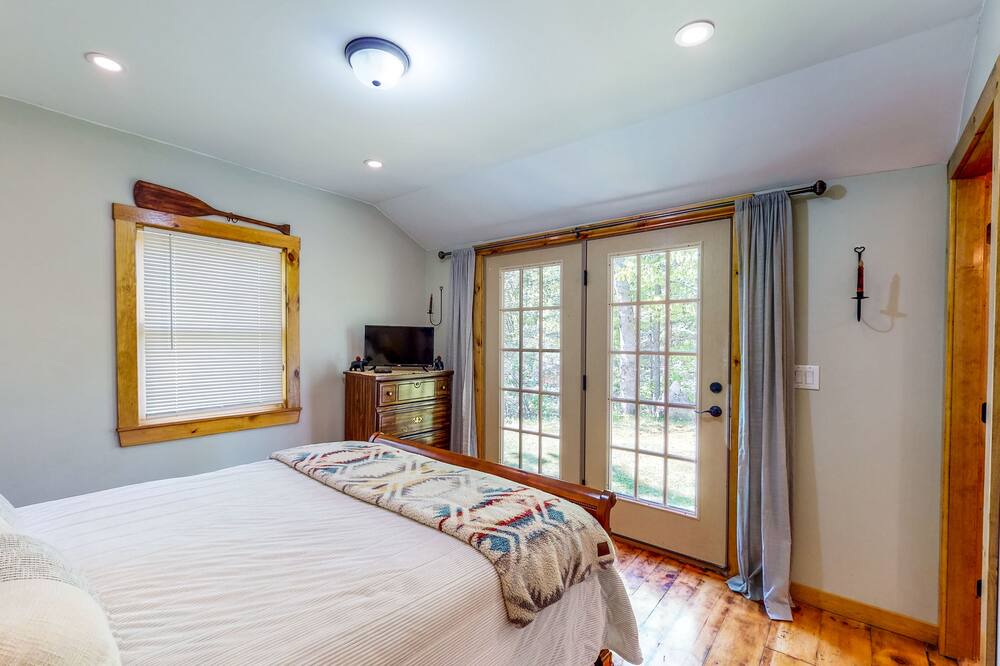 Photo of Others in Roxbury