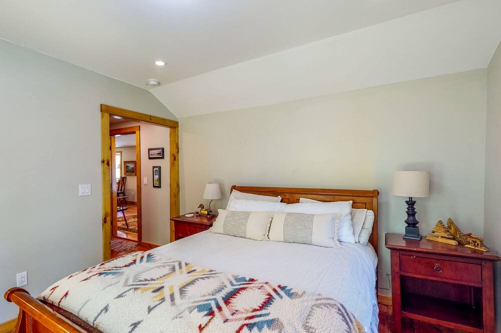 Photo of Others in Roxbury