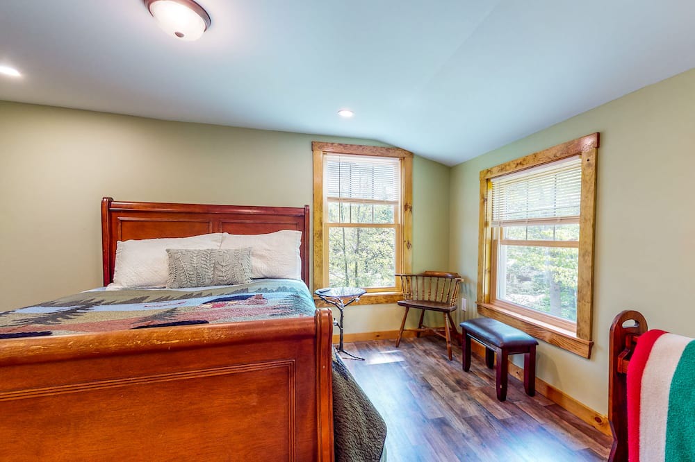 Photo of Others in Roxbury