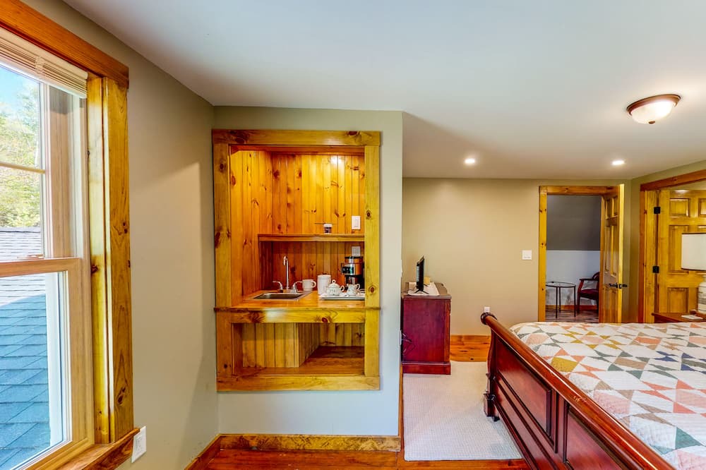 Photo of Others in Roxbury