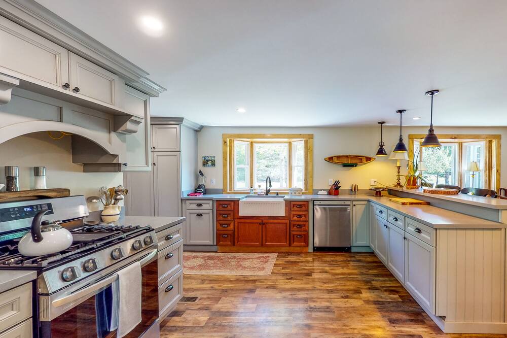 Photo of Others in Roxbury