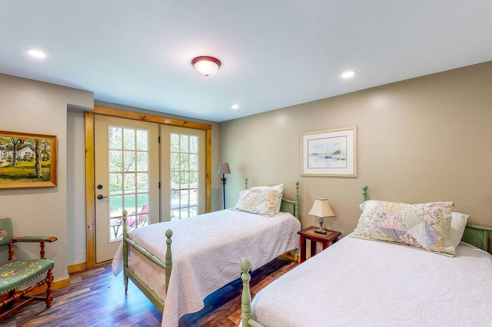 Photo of Others in Roxbury