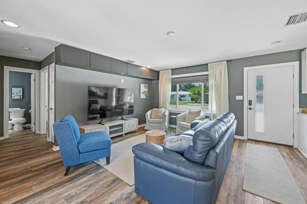 Photo of Livingroom in Arlington Park