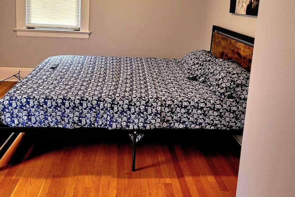 Photo of Bedroom in Rutherford