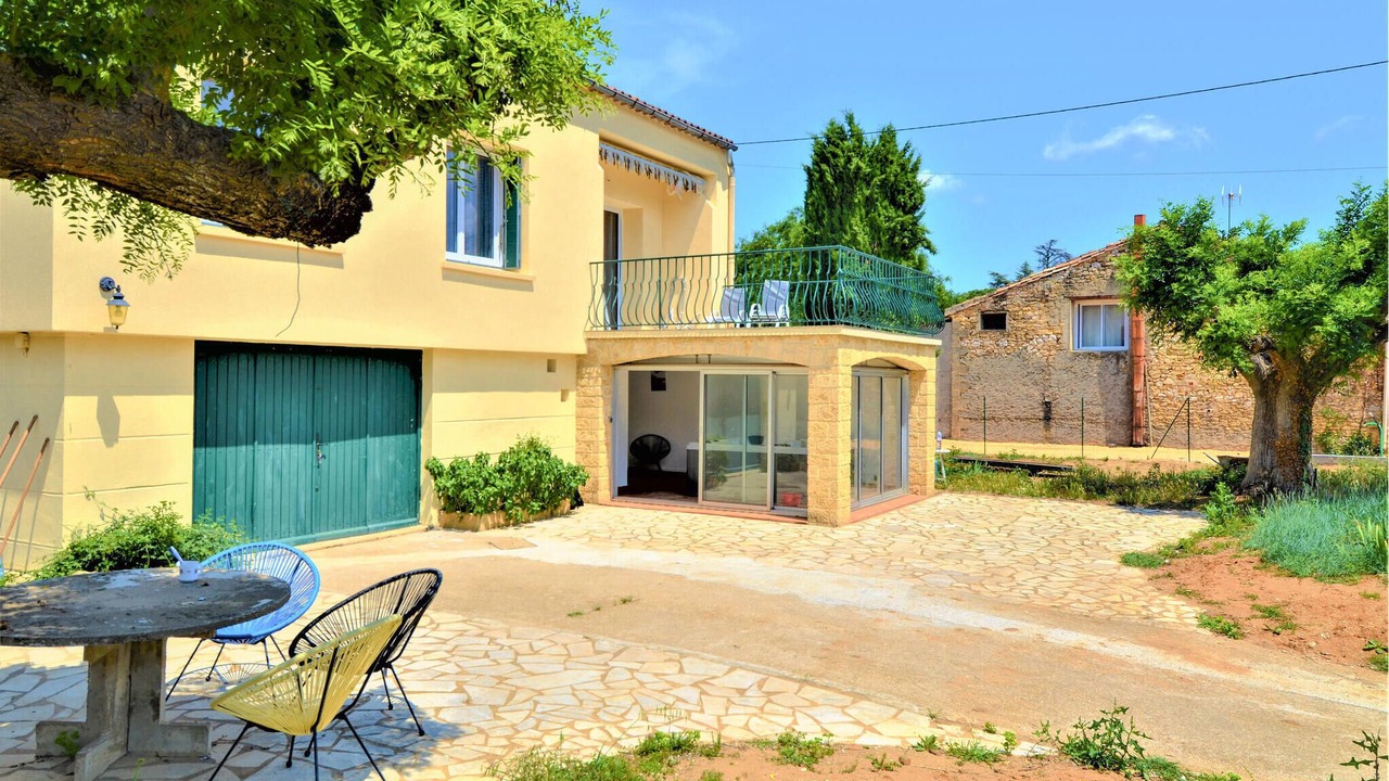 Photo of Outdoor in Saint-Laurent-La-Vernede