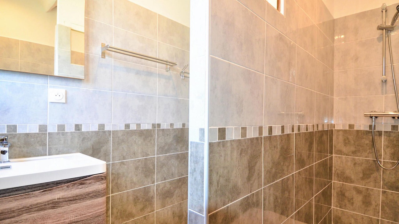 Photo of Bathroom in Saint-Laurent-La-Vernede