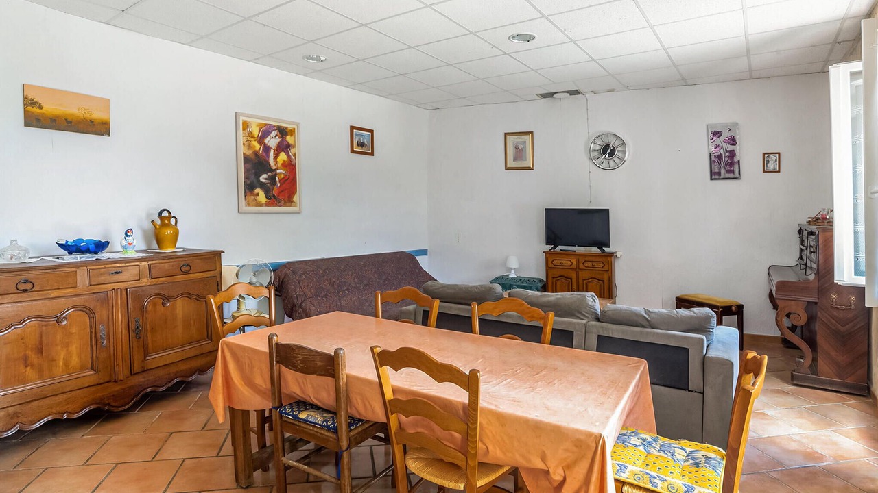 Photo of Others in Limans