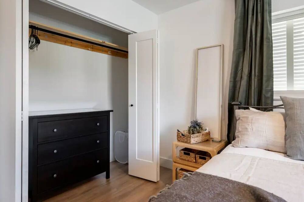 Photo of Bedroom in Davie
