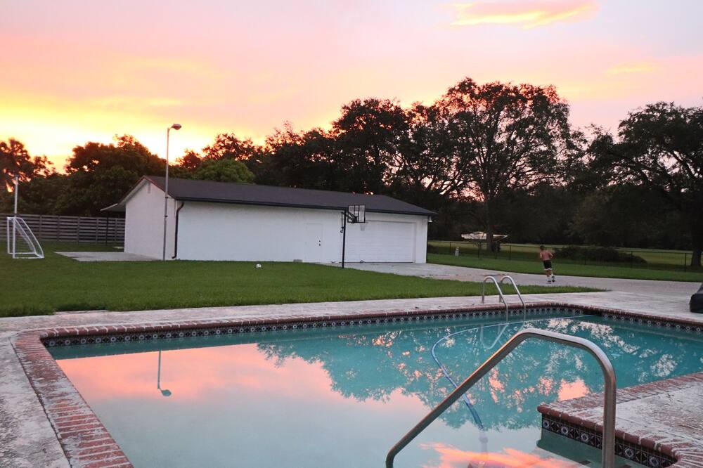 Photo of Outdoor in Davie